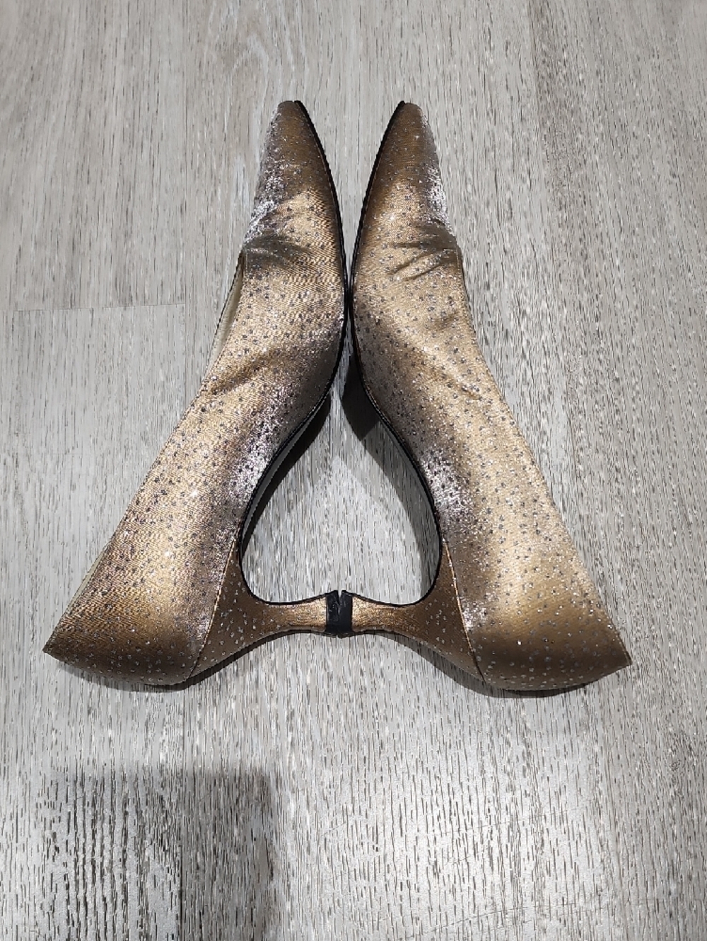 Stuart Weitzman Gold Glitter Mid Kitten Heel Pumps 8 - Picture 7 of 9